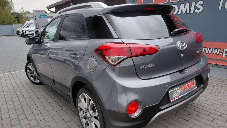 HYUNDAI i20 -