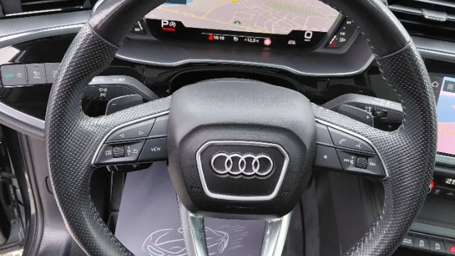 AUDI Q3 -