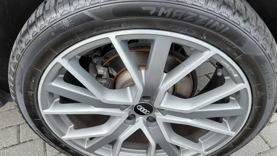 AUDI Q3 -
