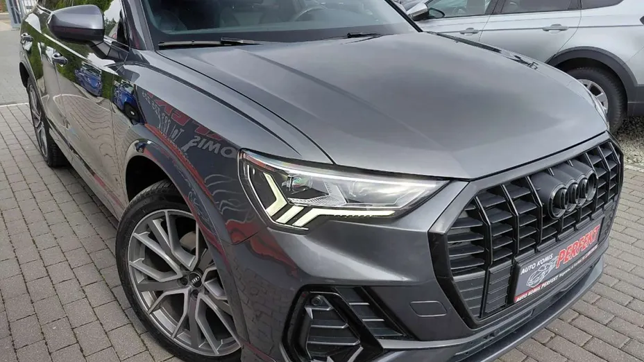 AUDI Q3 -