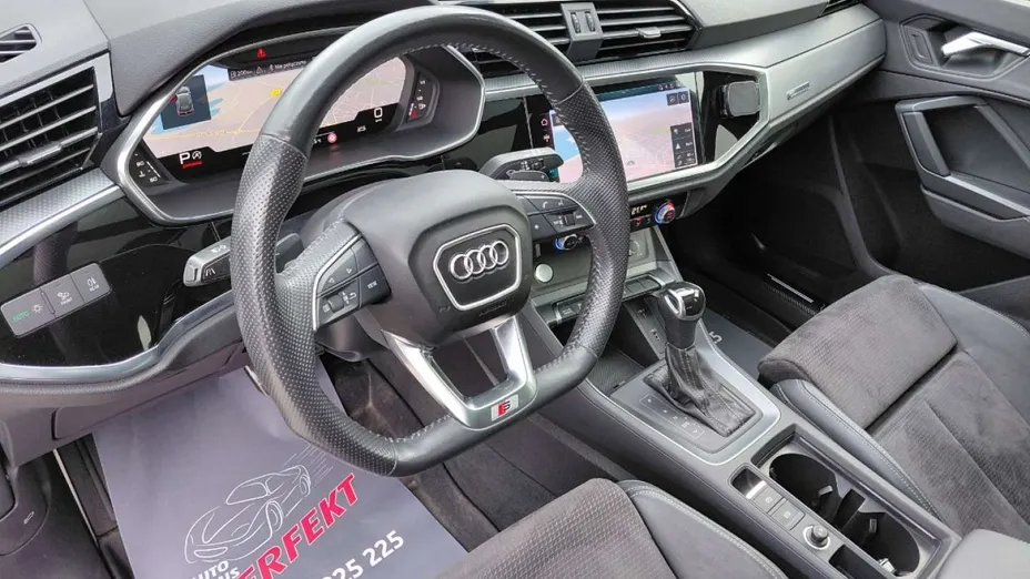 AUDI Q3 -