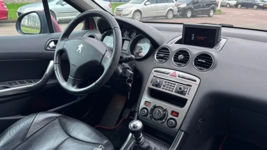 PEUGEOT 308 -