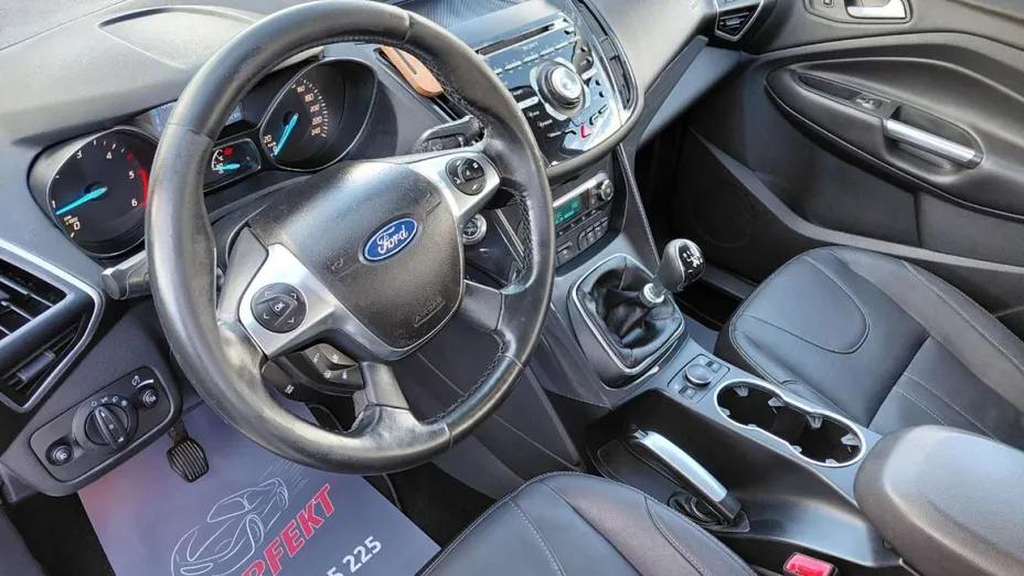 FORD Kuga -
