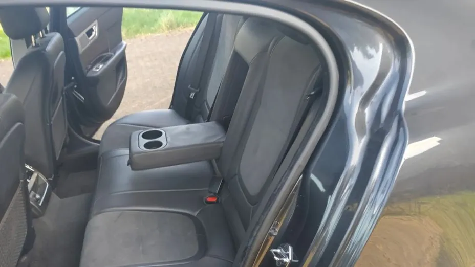 JAGUAR XF -