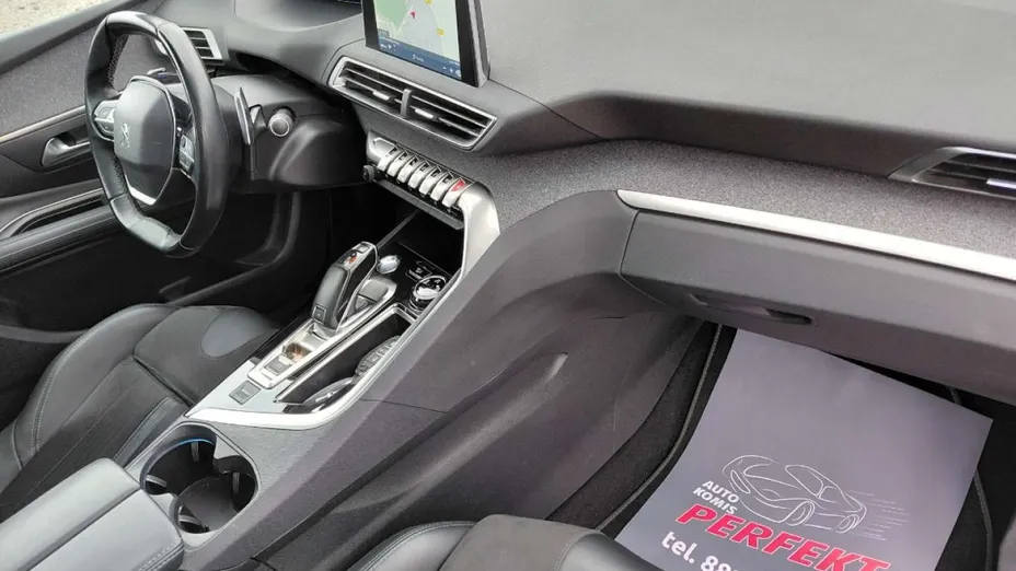 PEUGEOT 3008 -