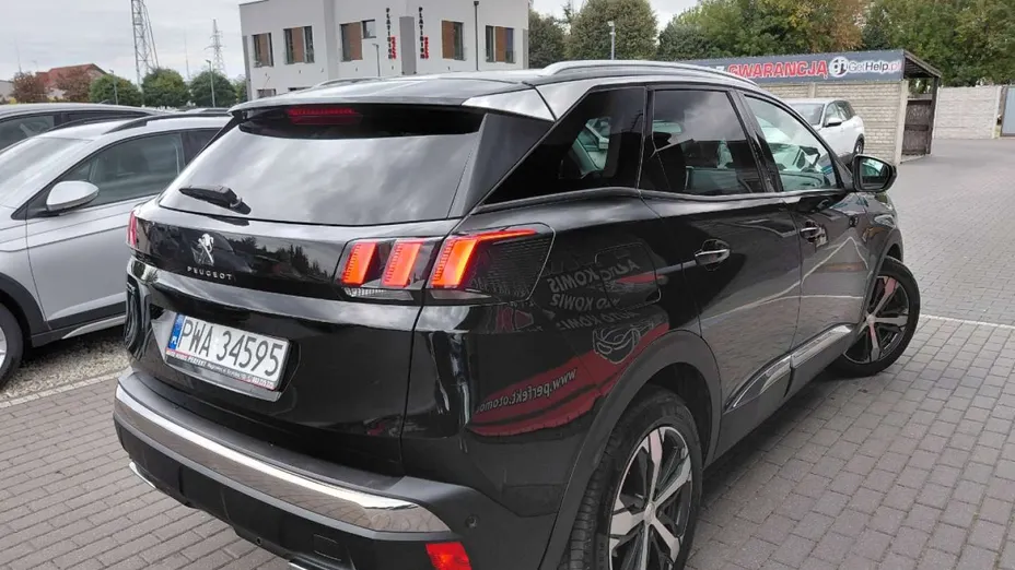 PEUGEOT 3008 -