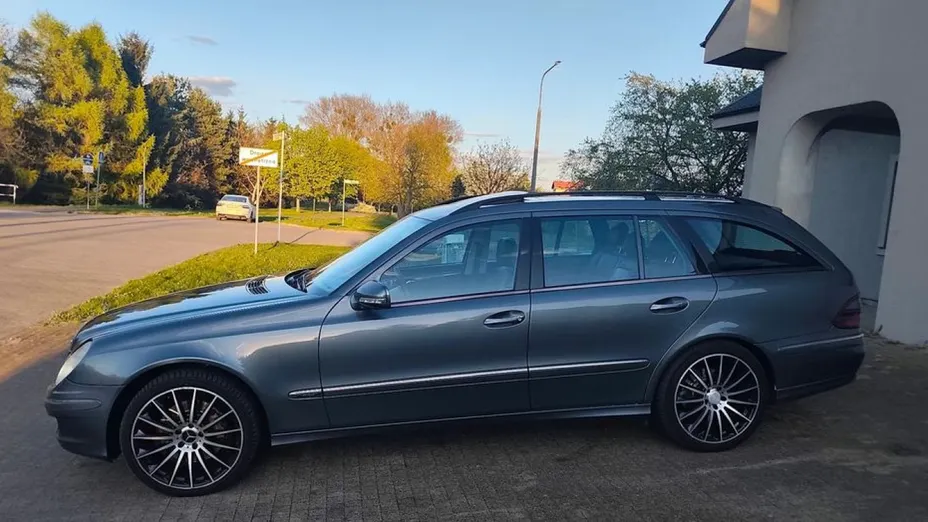 MERCEDES-BENZ E Klasa -