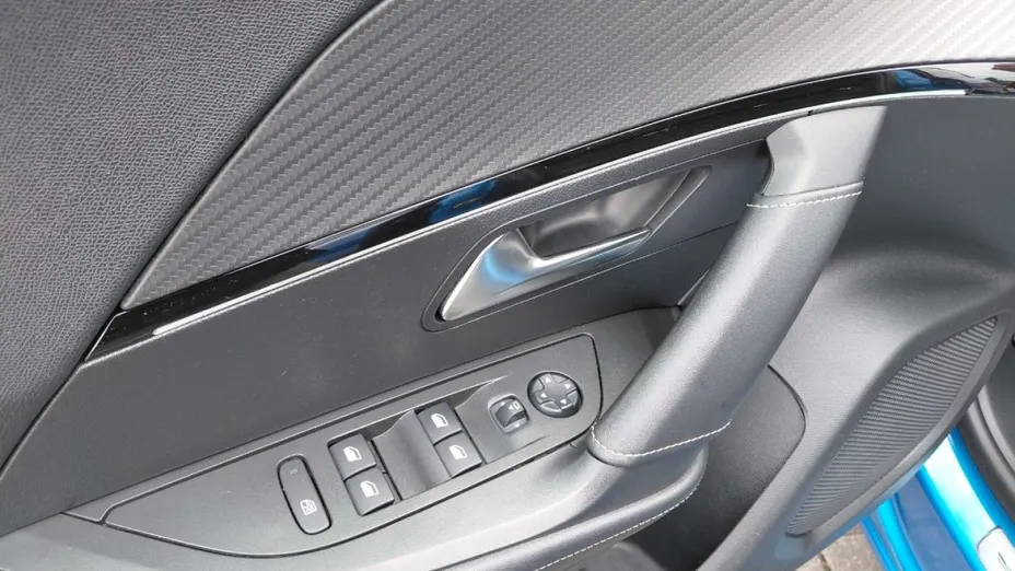 PEUGEOT 2008 -