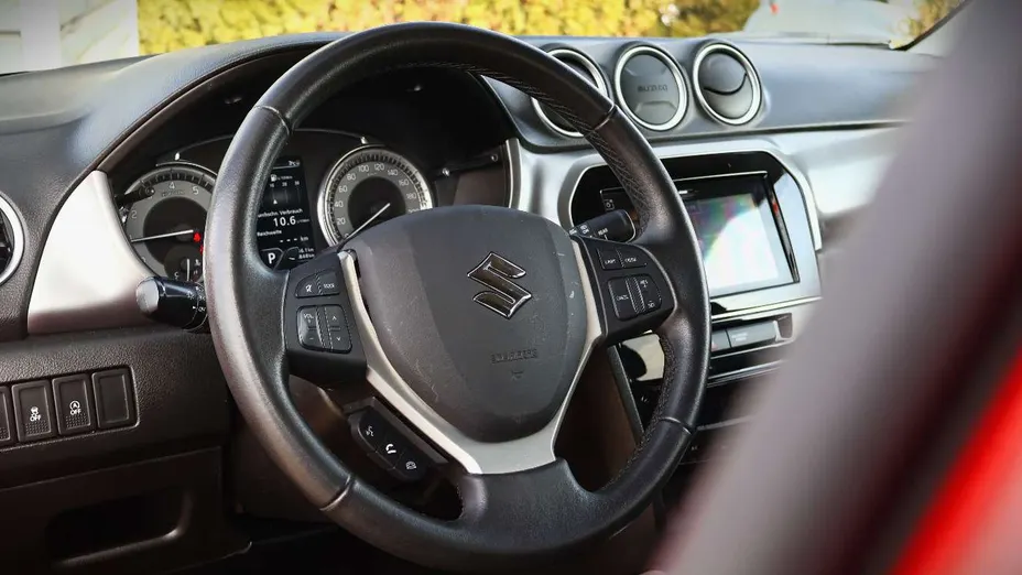SUZUKI Vitara -