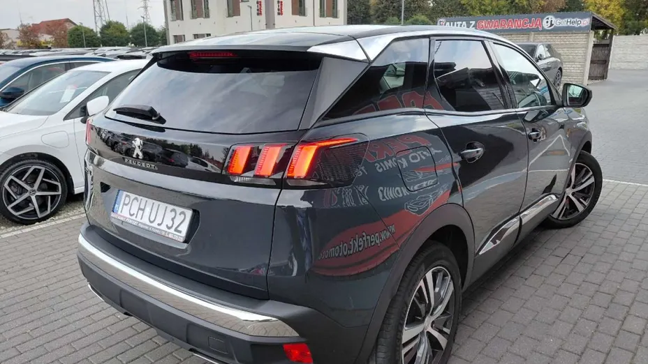 PEUGEOT 3008 -