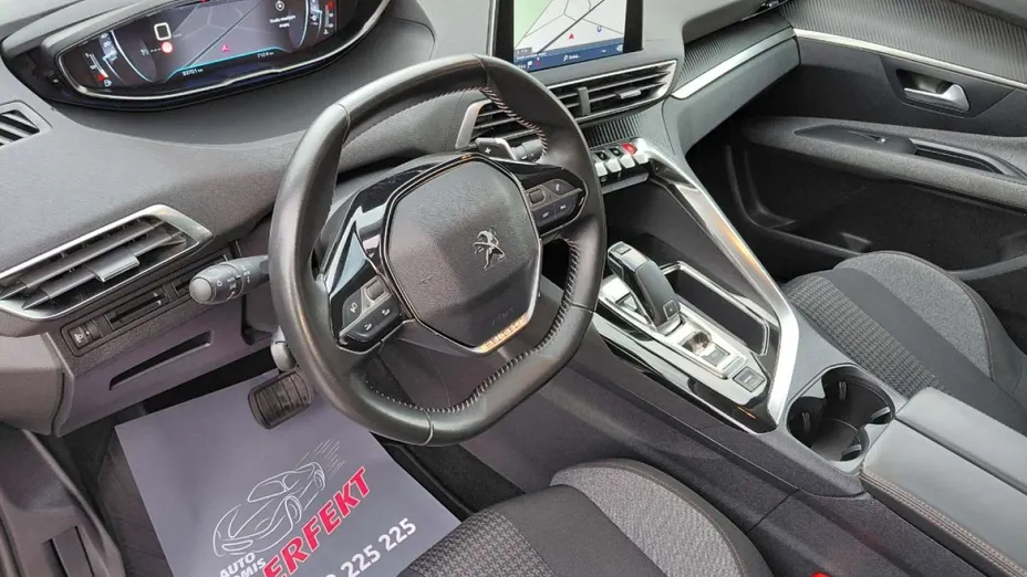 PEUGEOT 3008 -