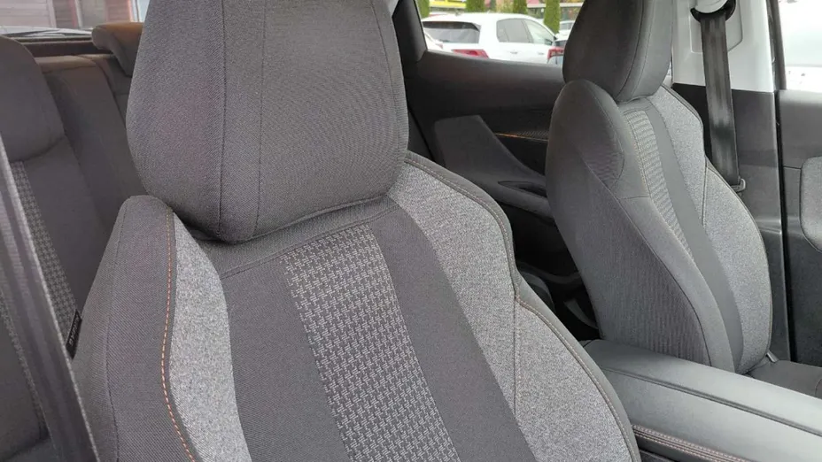 PEUGEOT 3008 -