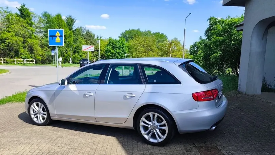 AUDI A4 Avant -