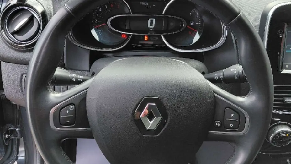 RENAULT Clio -