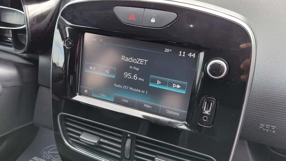 RENAULT Clio -