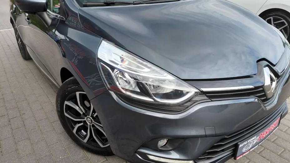 RENAULT Clio -