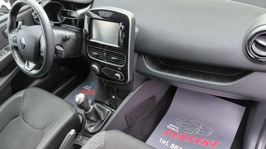 RENAULT Clio -
