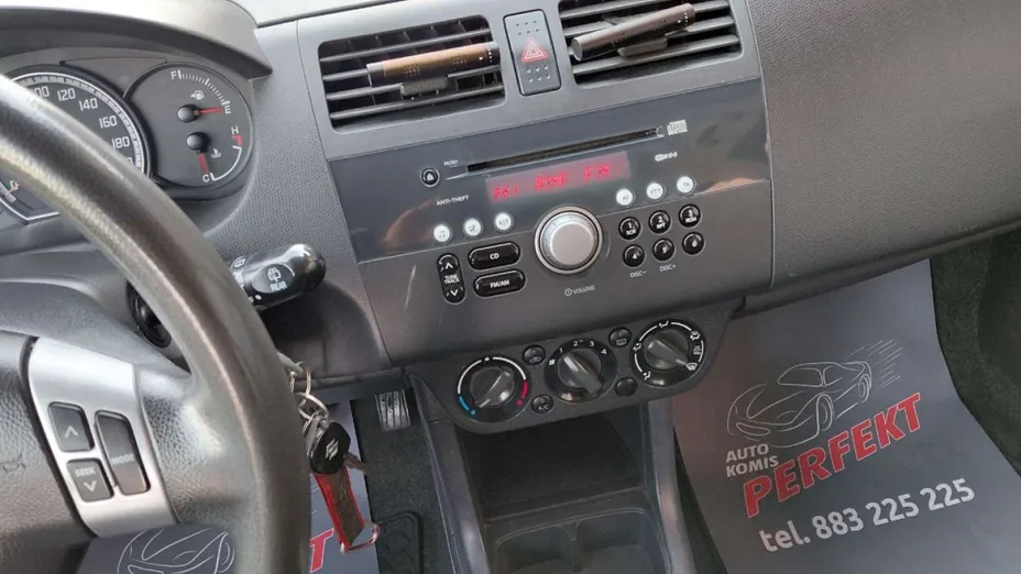 SUZUKI Swift -