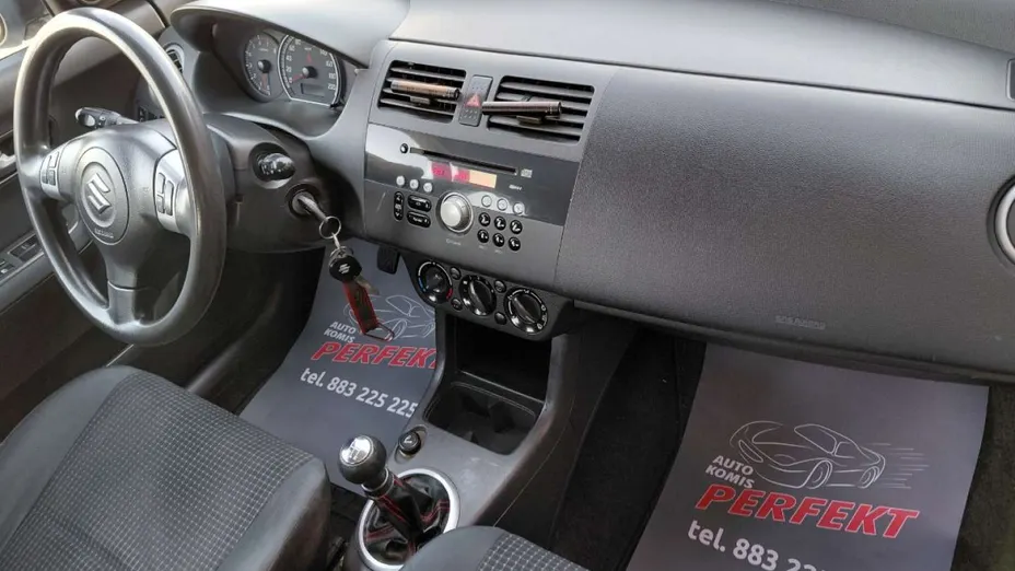 SUZUKI Swift -