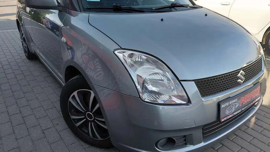 SUZUKI Swift -
