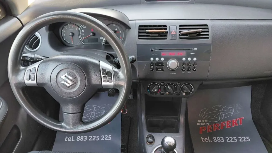 SUZUKI Swift -