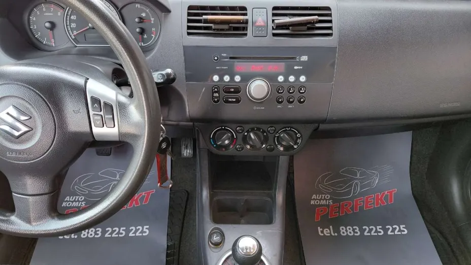 SUZUKI Swift -