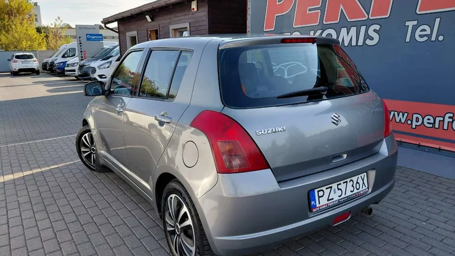 SUZUKI Swift -