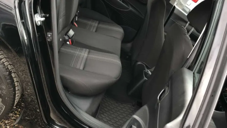 HYUNDAI i20 -