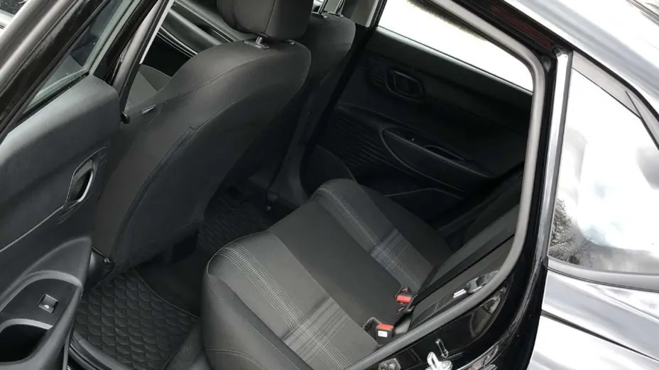 HYUNDAI i20 -