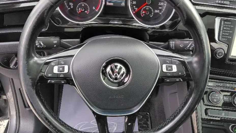 VOLKSWAGEN Touran -