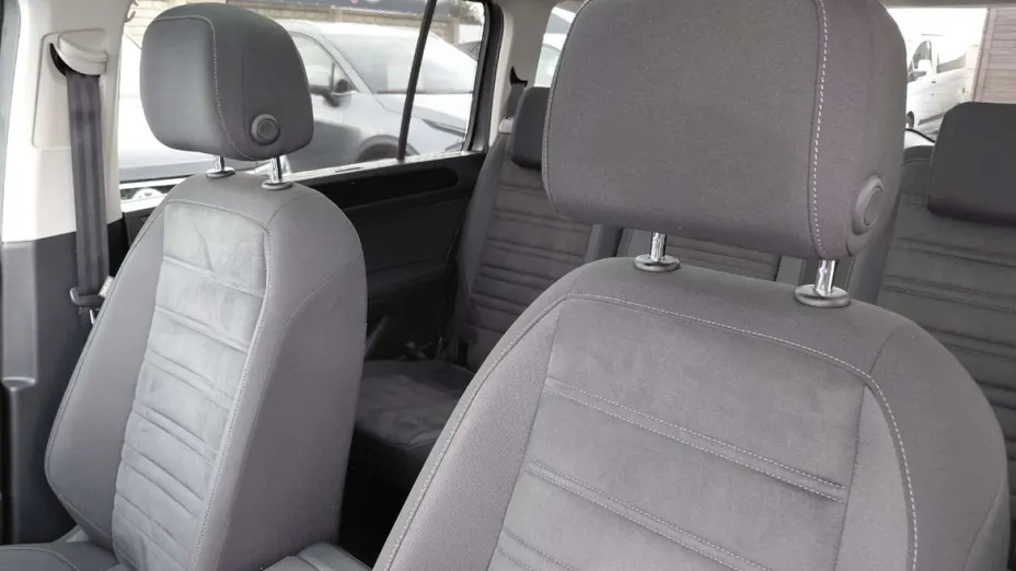 VOLKSWAGEN Touran -