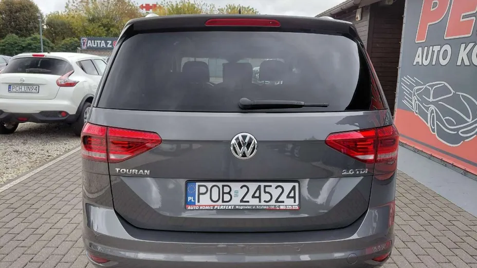 VOLKSWAGEN Touran -