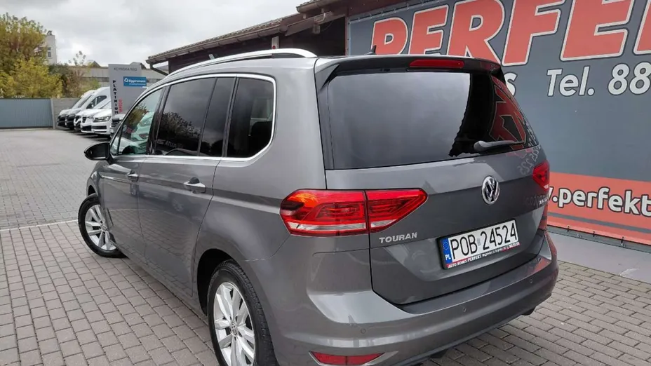 VOLKSWAGEN Touran -