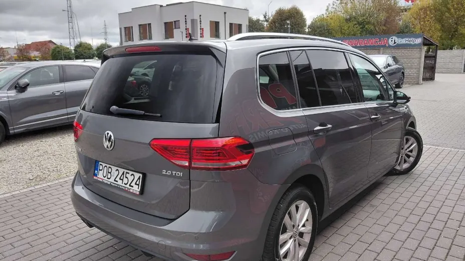 VOLKSWAGEN Touran -