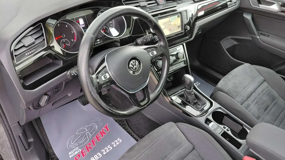 VOLKSWAGEN Touran -