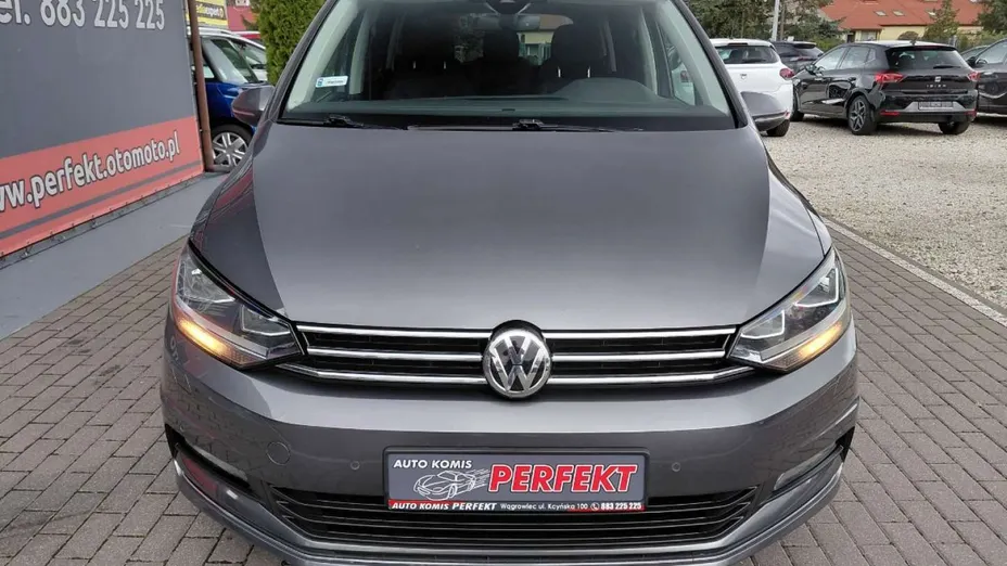 VOLKSWAGEN Touran -