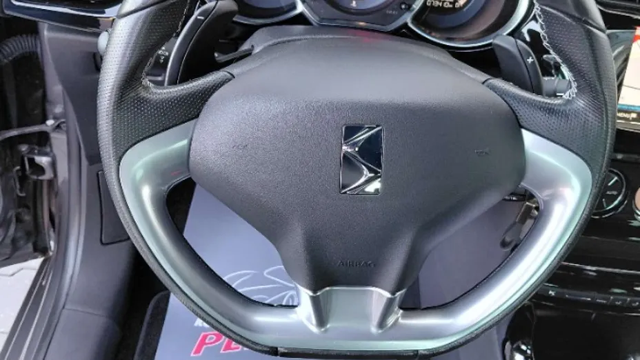 CITROEN DS3 -