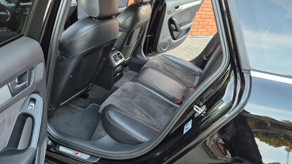AUDI A4 -