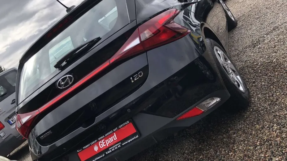 HYUNDAI i20 -