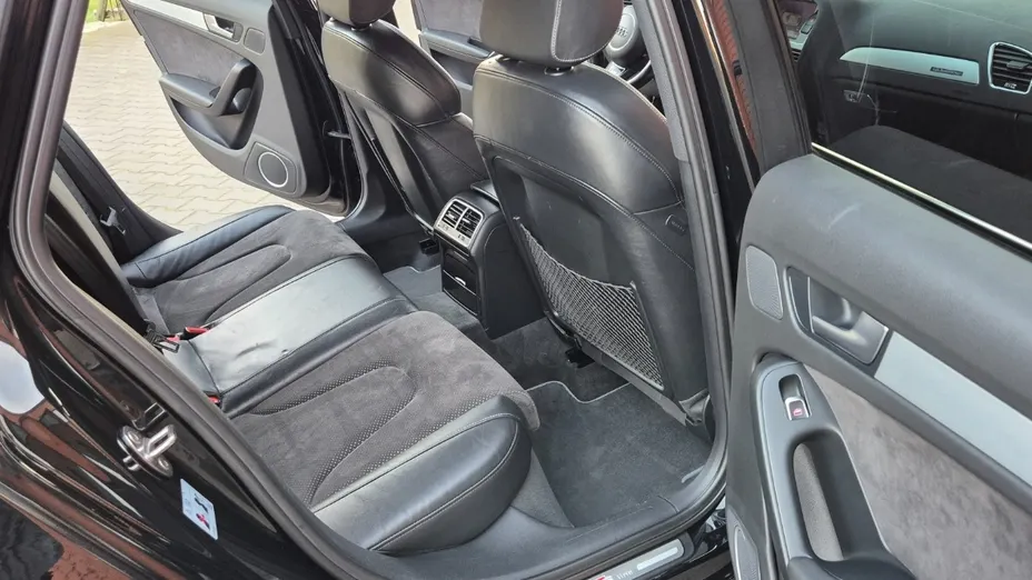 AUDI A4 -
