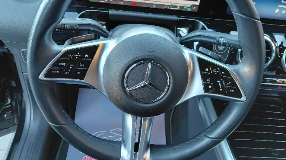 MERCEDES-BENZ GLA -