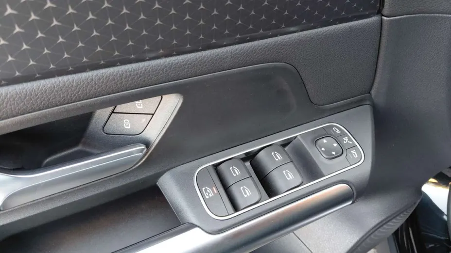 MERCEDES-BENZ GLA -