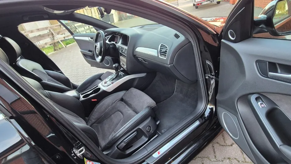 AUDI A4 -