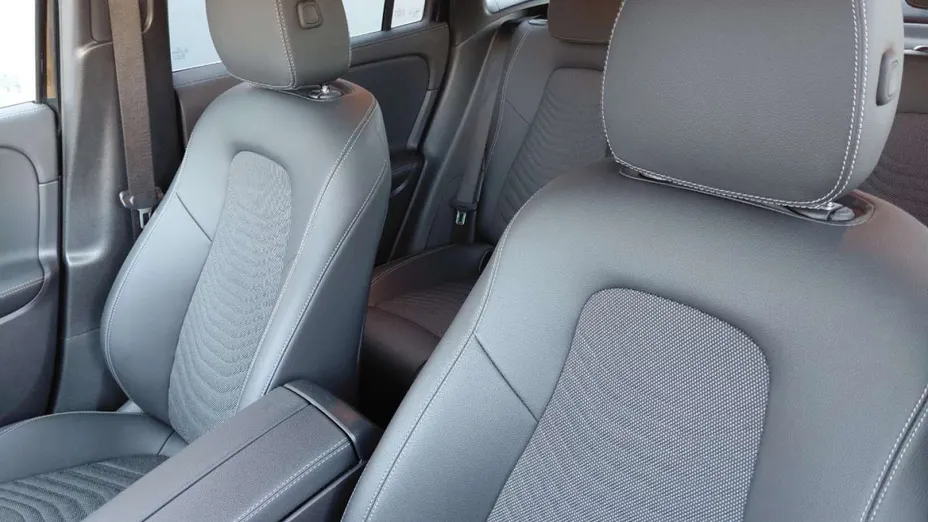 MERCEDES-BENZ GLA -