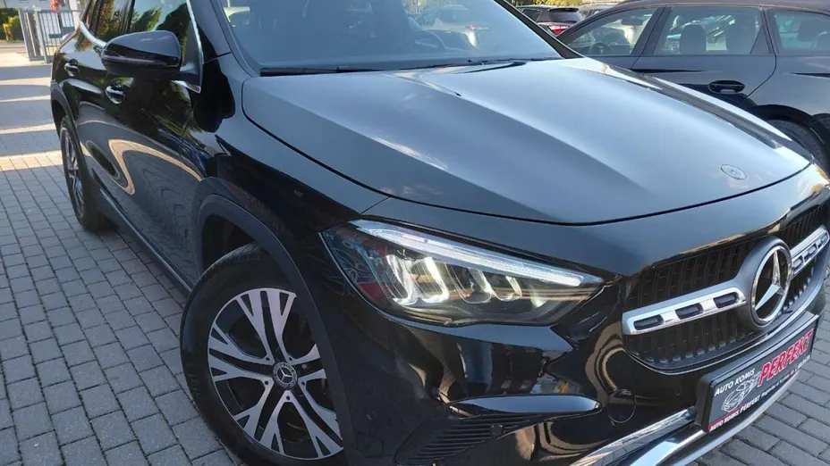 MERCEDES-BENZ GLA -