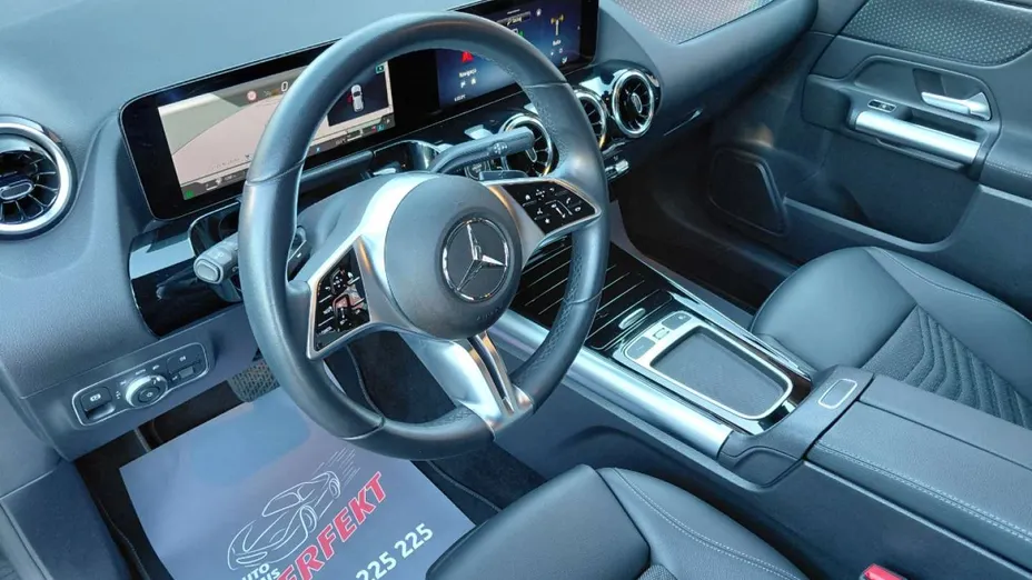 MERCEDES-BENZ GLA -