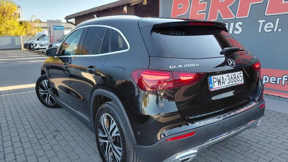 MERCEDES-BENZ GLA -