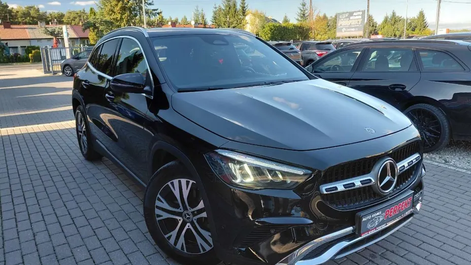 MERCEDES-BENZ GLA -