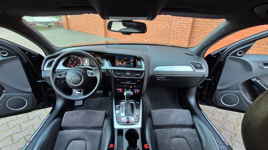 AUDI A4 -