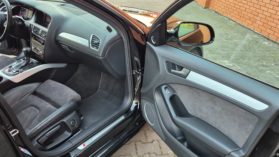 AUDI A4 -
